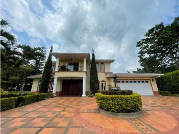 Casa de campo de alto standing de 6 dormitorios en venta Armenia, Colombia