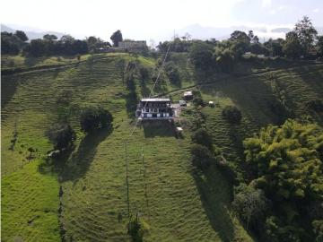 Casa de campo de alto standing de 6 dormitorios en venta Calarcá, Colombia