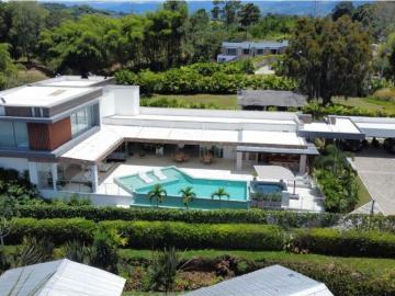 Casa de campo de alto standing de 6 dormitorios en venta Circasia, Colombia