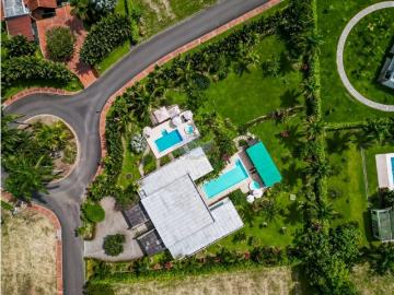 Casa de campo de alto standing de 6 dormitorios en venta Restrepo, Colombia