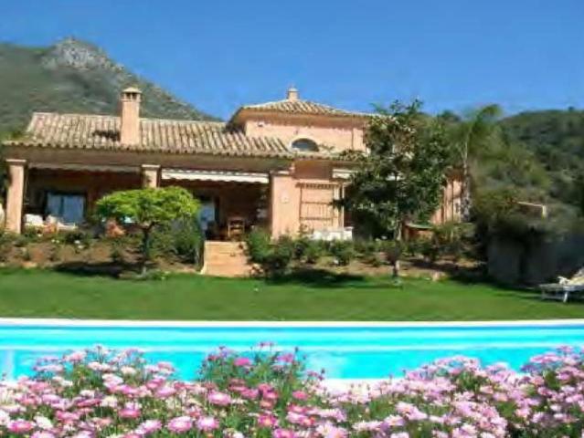 Casa de campo de alto standing de 781 m2 en venta Marbella, España