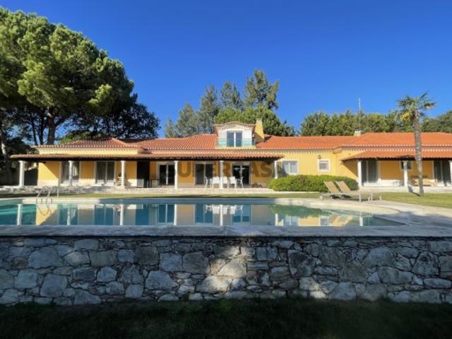 Casa de campo de luxo com piscina e court de ténis, em zona residencial de prestígio, herdade zambujeiro, Santo Estevão a 40 minutos de Lisboa