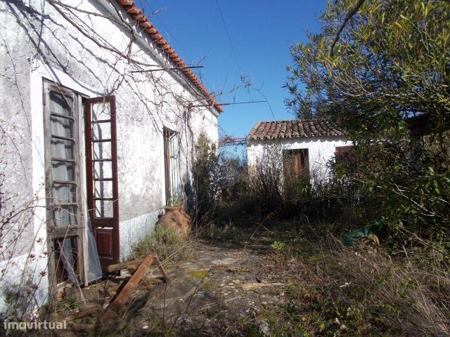 Casa de campo em 2.995 m2 c/ 2 poos