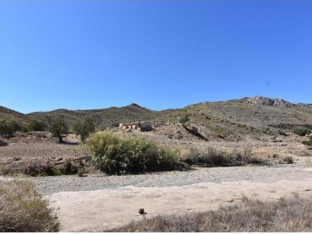 CASA DE CAMPO EN OBRAS CON FINCA PROPIA