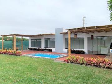 CASA DE CAMPO EN PRECIOSO CONDOMINIO CERRADO