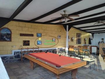 Casa de Campo en Venta con Alberca, 4 Recámaras y Vista Panorámica a Las Peñas