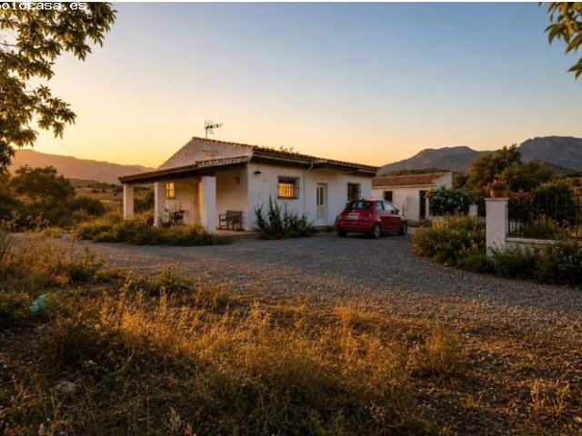 Casa de campo en Venta en Tolox, Málaga