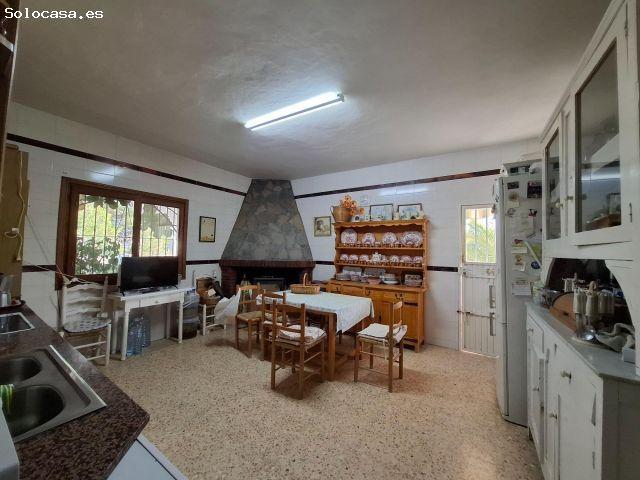 Casa de Campo para Reformar en Mutxamel ¡Tu Oasis Espera!