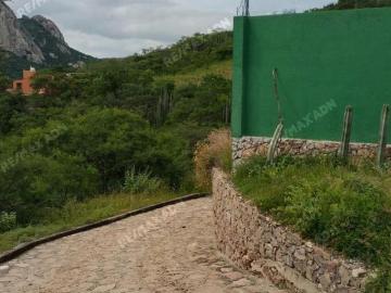 CASA DE CAMPO PEÑA DE BERNAL QUERETARO