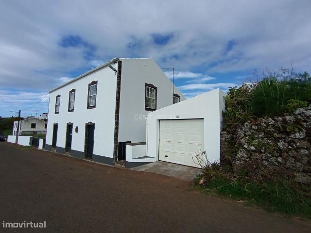 Casa de Campo pronta a habitar na ilha Graciosa