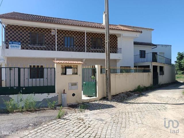 Casa de Campo T4 em Lagoaa e Fornos de 80,00 m2