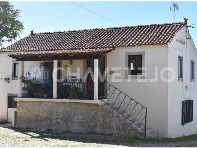 Casa de Campo T3, situada a 10 minutos da Vila de Penela. 56m² Cumeeira
