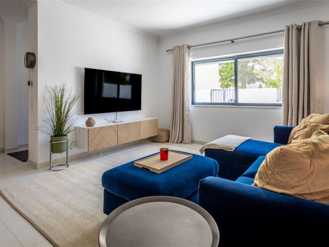 Casa de Cidade Moderna. Pronta a Entrar 0m² São Brás De Alportel