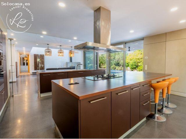 CASA DE DISEÑO CON JARDÍN, BOSQUE PRIVADO Y PISCINA EN MAS PAU AVINYONET DE PUIGVENTÓS