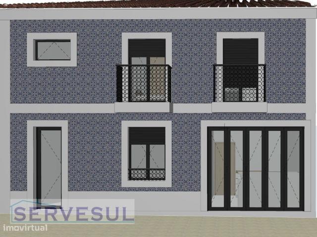 Casa de dois pisos para renovar, com projeto de renovao, local.