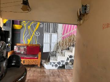 Casa de dos Niveles en Tlatenchi Centro, con alberca y cerca del campo deportivo