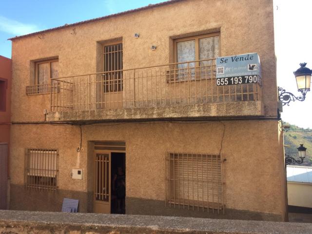 CASA DE DOS PLANTAS EN ALEDO