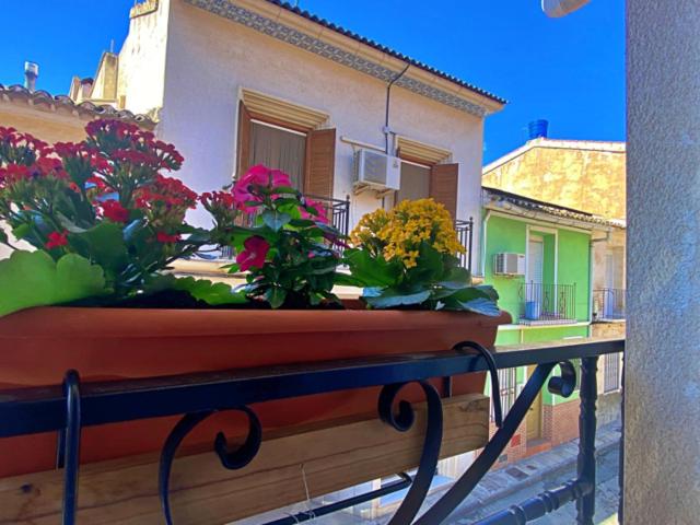 CASA DE DOS PLANTAS EN UNA ZONA TRANQUILA DE ABARAN