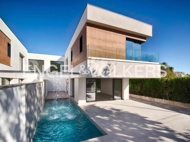 Casa de ensueño en Empuriabrava – ¡Moderna, céntrica y a sol. 222m² Empuriabrava