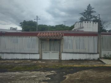 CASA DE ENTREGA INMEDIATA EN CIRCUITO LAGUNA ENCANTADA, COL. LAGUNA DE MIRADORES, VERACRUZ