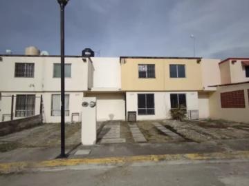 CASA DE ENTREGA INMEDIATA EN COL. LOMAS DEL MANANTIAL, RESIDENCIAL LOS LAURELES, XOCHITEPEC MORELOS