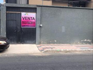 CASA DE ESPACIOS AMPLIOS Y FUNCIONALES
