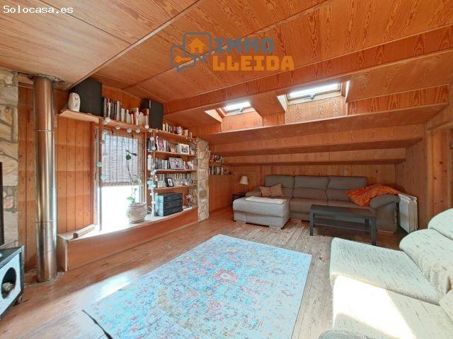 Casa de estilo rústico con patio y mucho encanto en Calaf