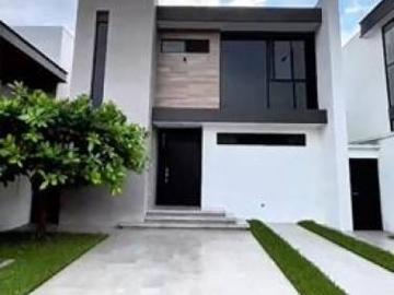Casa de estreno en venta en Condado de Vicolinci, La Aurora