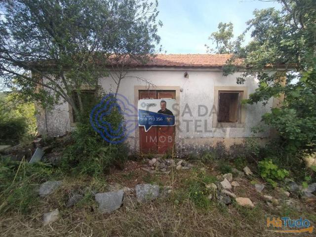 Casa de habitação em ruínas perto de Tomar no centro de Portugal | 26083777082