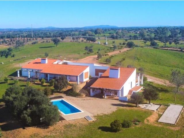 Casa de hóspedes e casa do proprietário ecológica com 6 quar. 503m² Serpa Salvador e Santa Maria