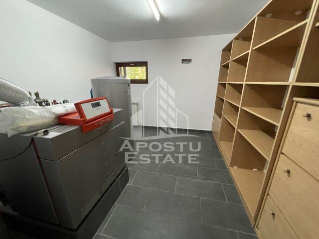 Casa de inchiriat, 4 dormitoare, 3 bai, garaj, curte, zona Lipovei