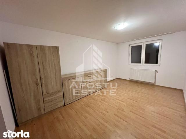 Casa de inchiriat 5 camere, centrala proprie, petfriendly,Mosnita Noua