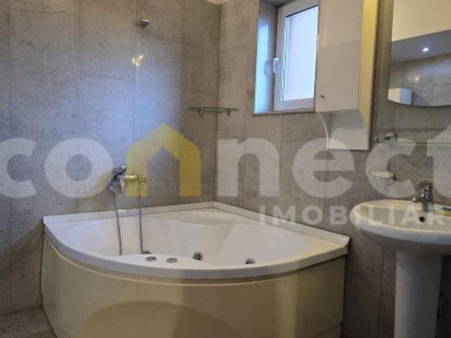 Casa de inchiriat 5 camere | garaj dublu, curte, sauna | Buna Ziua
