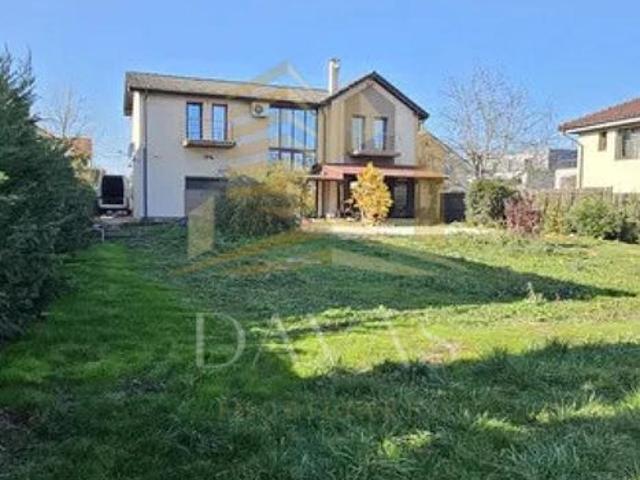 Casa de inchiriat 6 camere 350mp | 1.300 mp Teren | Europa