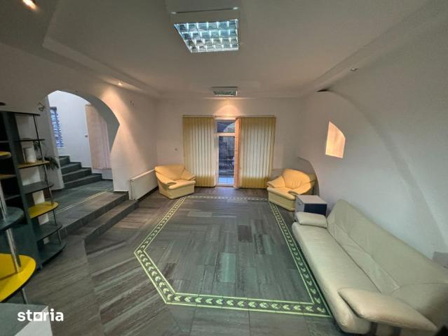 Casa de inchiriat, 180 mp, Andrei Muresanu, 6 parcari, garaj terasa, z