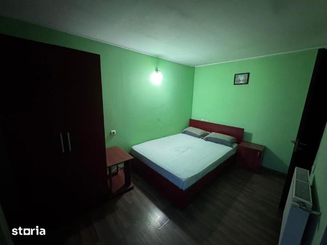 Casa de inchiriat, 25 camere, 25 bai, receptie,T719
