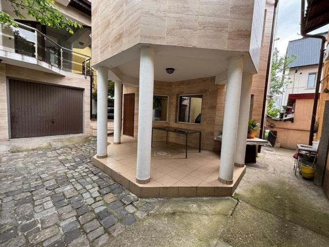 Casa de inchiriat, 2 camere, 60 mp, renovata, mobilata zon
