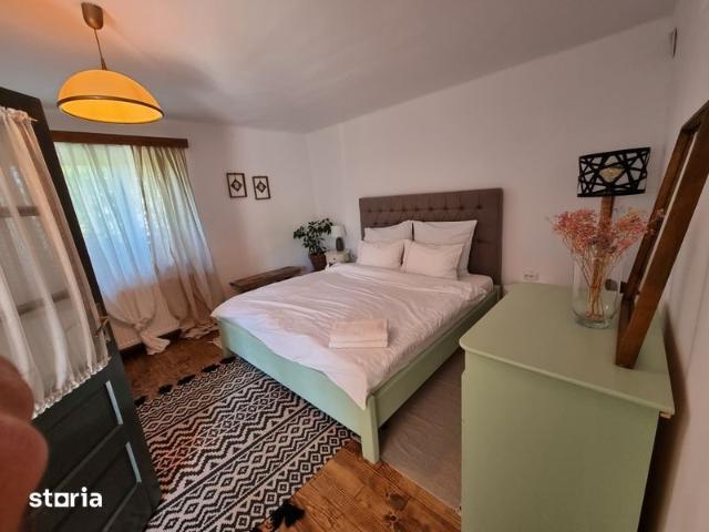 Casa de inchiriat 2 dormitoare, parcare curte