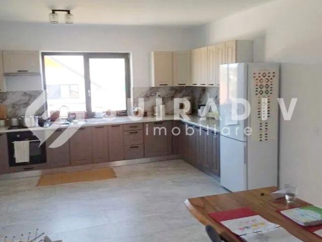 Casa de inchiriat, teren de 500 mp, 2 parcari Corusu