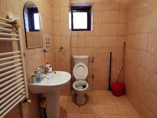 Casa de inchiriat zona Marasti, cu spatii depozitare toate utilitatile