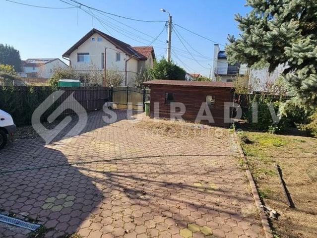 Casa de inchiriat, cu 8 camere, in zona Europa