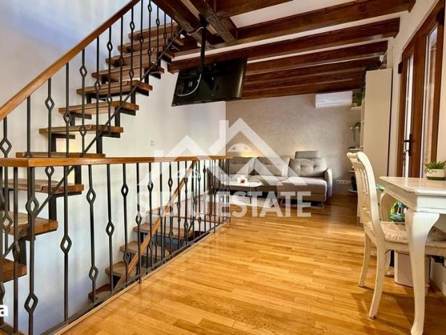 Casa de inchiriat cu 3 camere in Zona Ultracentrala