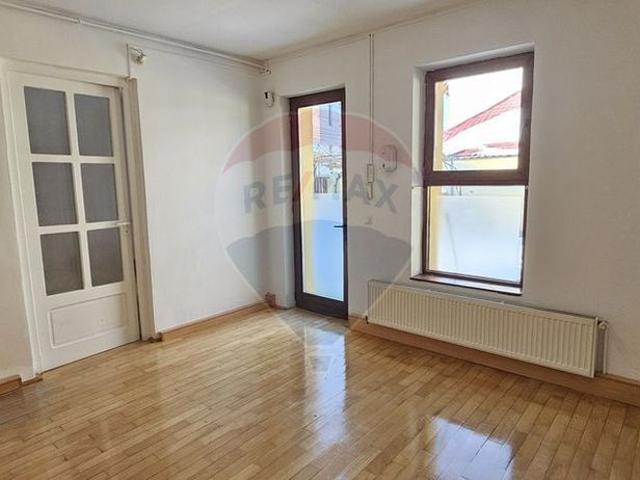 Casa de inchiriat in Andrei Muresanu, str. Anatol France