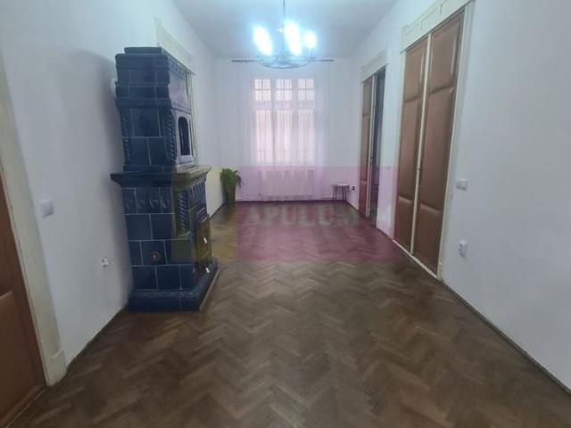 Casa de inchiriat in Campina, zona Centrala
