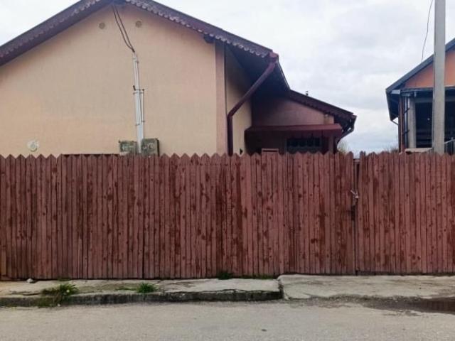 Casa de inchiriat in Curtea de Arges zona Garii