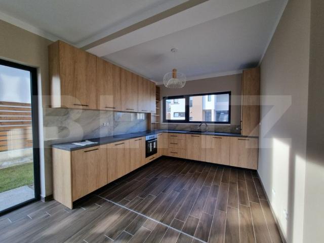 Casa de inchiriat, pet friendly, 4 camere, curte, Dezmir