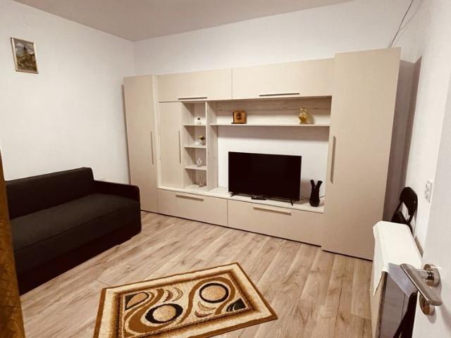 Casa de inchiriat Piata cluj, 2 camere, 52 mp