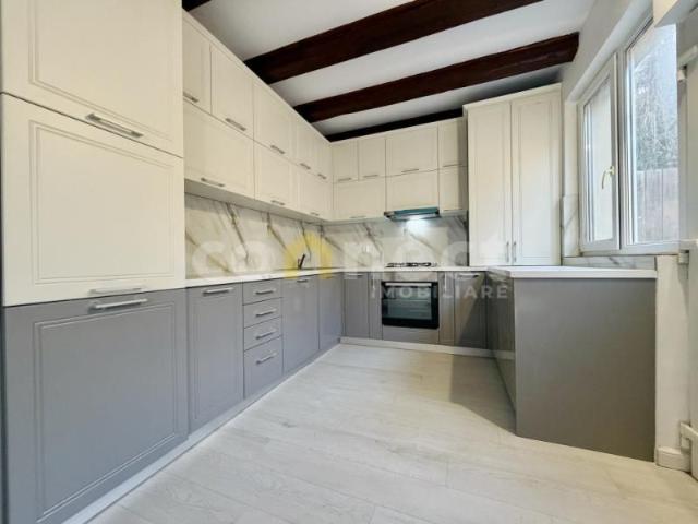 Casa de inchiriat | SU 110 mp | 4 camere, curte 250 mp, 3 parcari | Floresti
