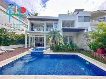 Casa de lujo en renta vacacional con alberca, jacuzzi y vistas espectaculares al campo de golf