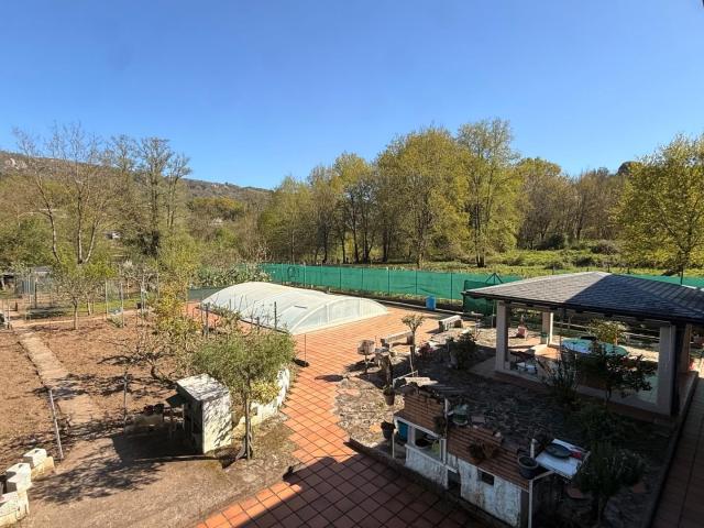 Casa de Lujo en Leiro: Tu Refugio Ideal